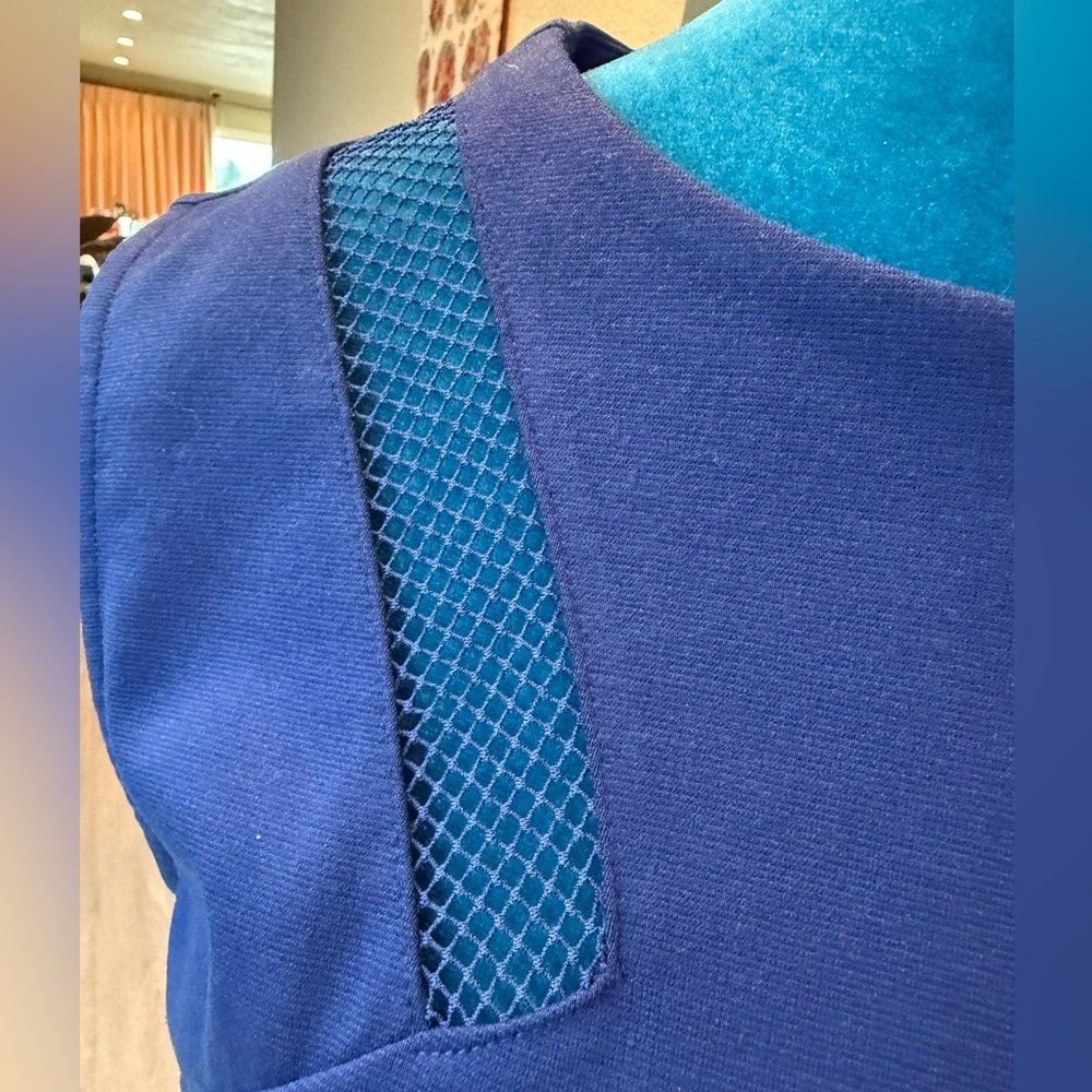 Unique Blue 80s Style Sleeveless Top - Picture 3 of 6